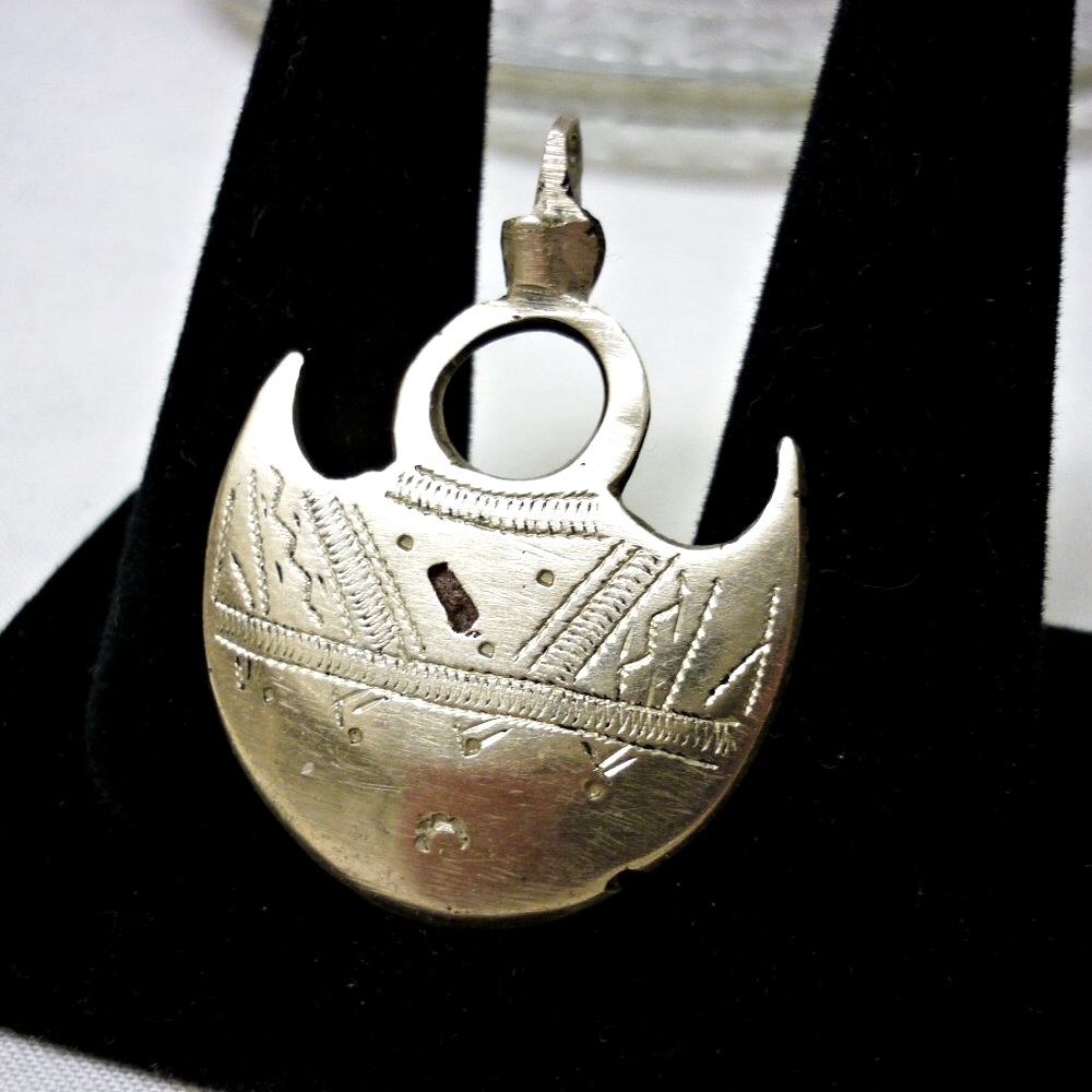 Vintage Moroccan Silver Pendant - Picture 2 of 5